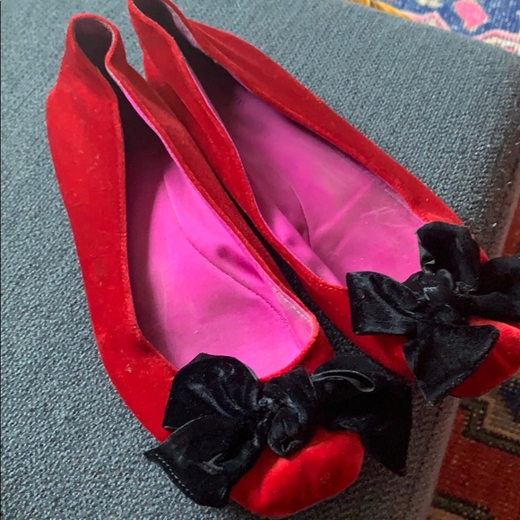 Kate Spade red velvet flats with black bow - Picture 1 of 8